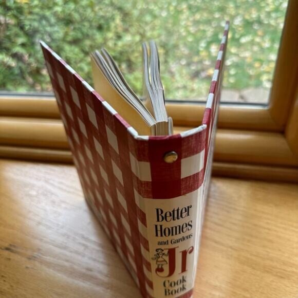 Better Homes & Gardens Junior Cookbook The Hostess & Host Of Tomorrow Retro - Picture 5 of 10